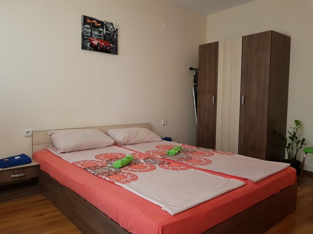 Apartment Tomi Ρούσε Δωμάτιο φωτογραφία